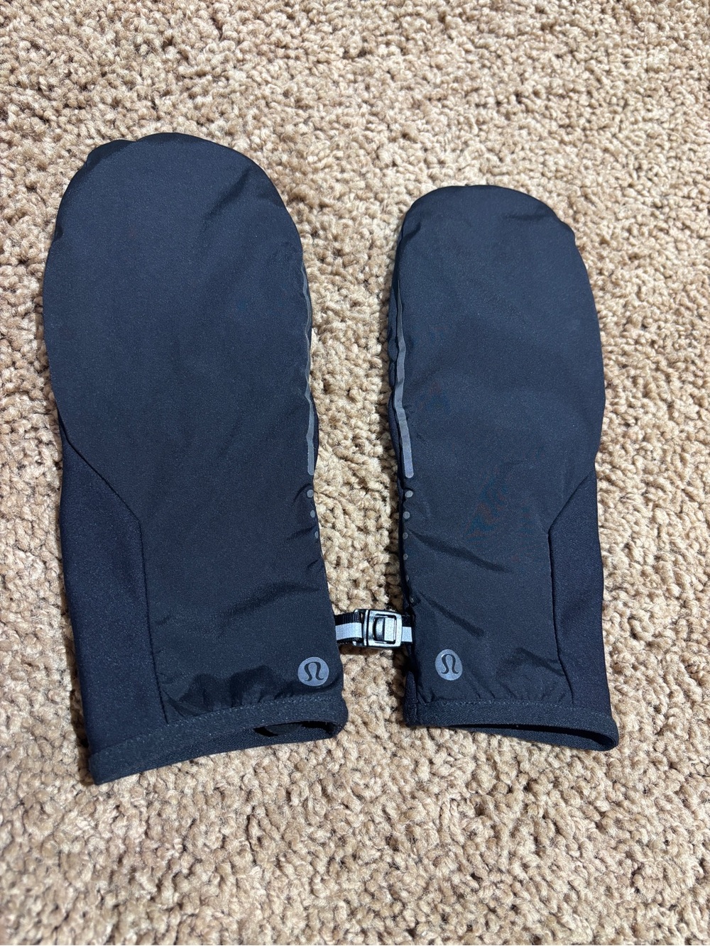 Lululemon gloves